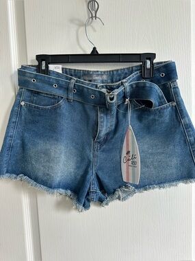 Women’s Cali 1850 Denim Shorts Size 11/30 – Denim Belt – NWT